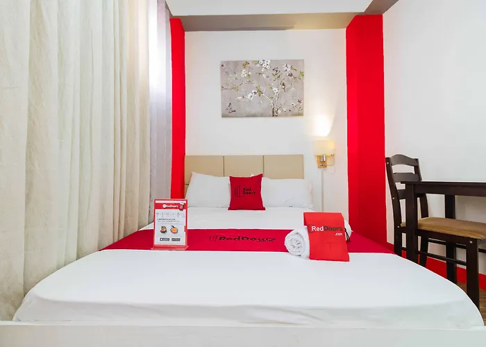 Reddoorz Near Quirino Station Hotel