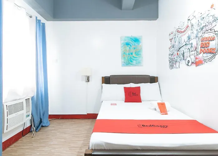 Hotel Reddoorz Near Quirino Station