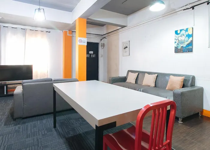 Reddoorz Near Quirino Station 2* Manille
