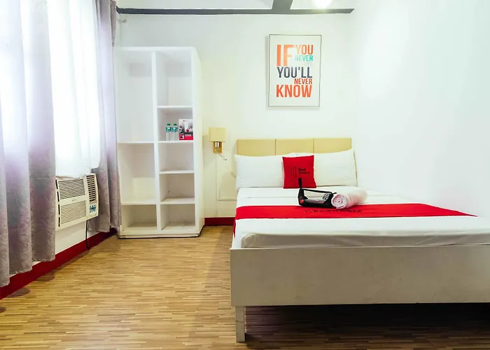 Hotel Reddoorz Near Quirino Station 2*
