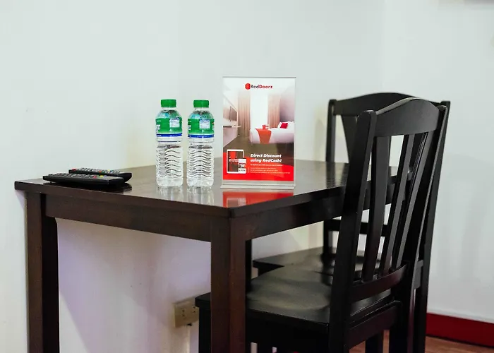 Reddoorz Near Quirino Station Hotel Manille
