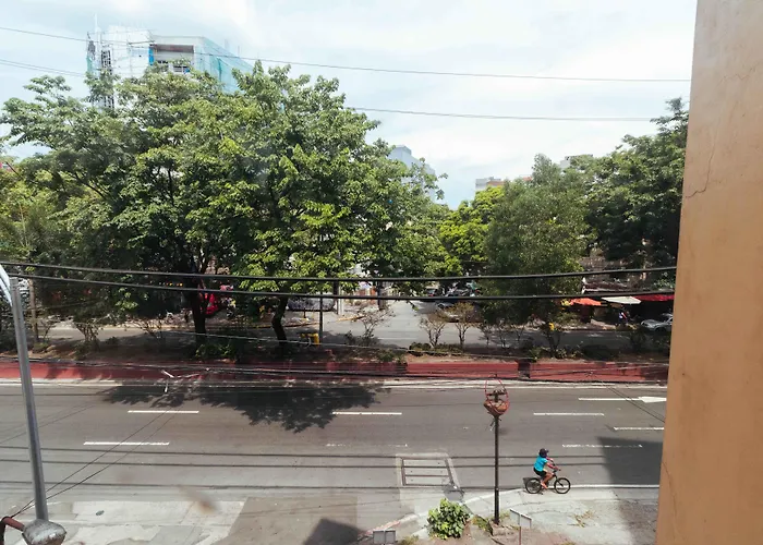 Reddoorz Near Quirino Station 2* Manille